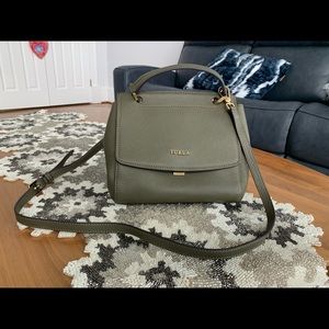 Furla bag, olive, in high quality grain leather.